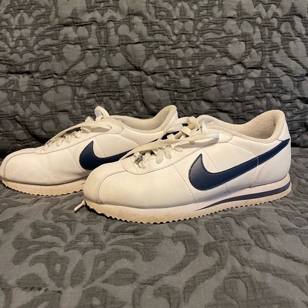 Nike White and Navy Athletic Shoes - Picture 1 of 6
